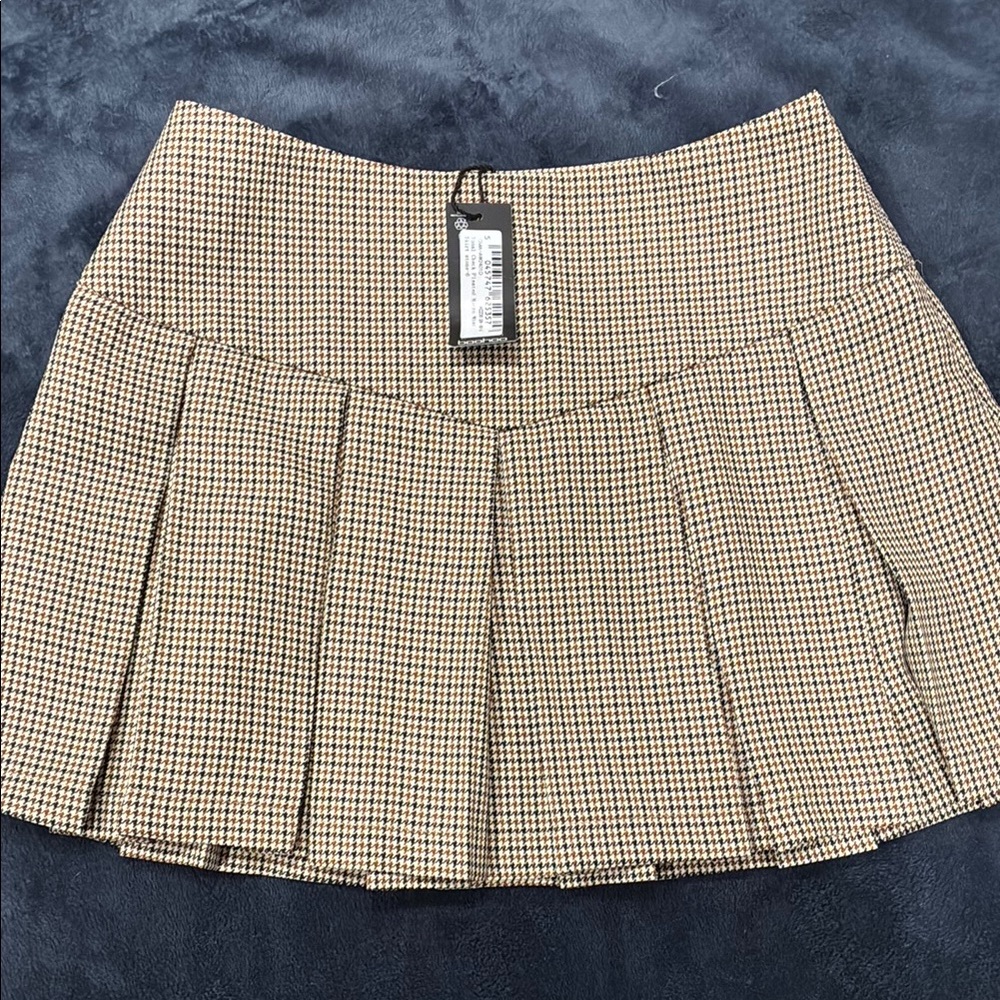 Classic Houndstooth Pleated Skirt